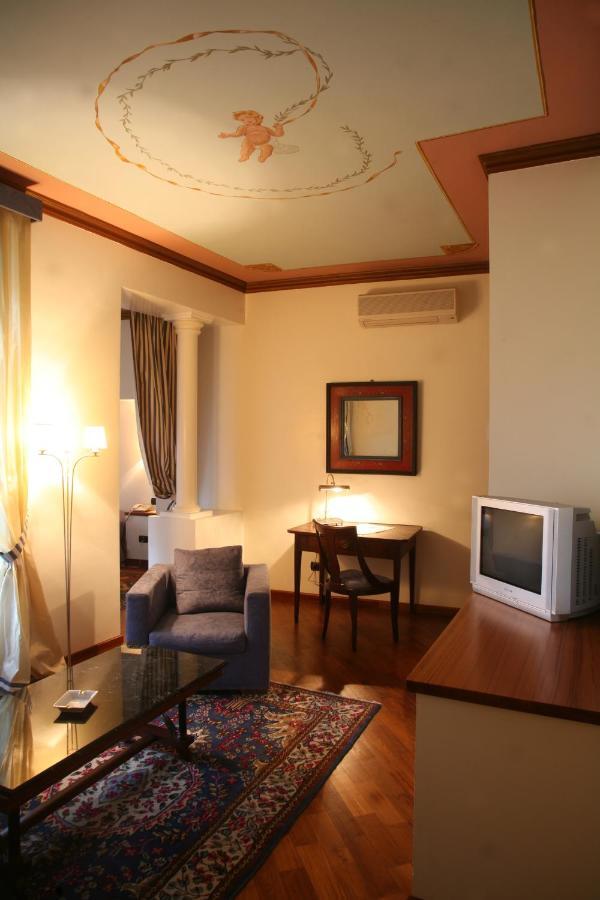 Palazzo Finati Alba (Piedmont) Quarto foto